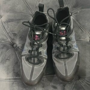 NIKE AIR VAPORMAX 2019 Throwback Future Black Blue Big Kid 7Y Gently Used